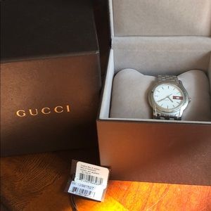 Authentic Gucci Watch with documents and case